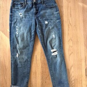 GAP Distressed Blue Crop